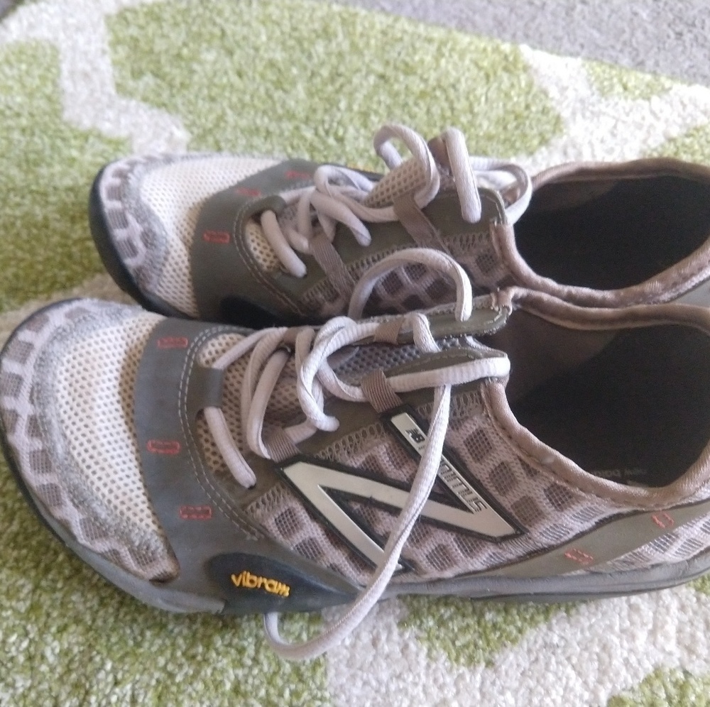 New balance minimus trail running shoes